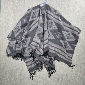 100% Acrylic Women’s Poncho Gray & Beige Diamond Patterned Loose Fit Fringe Trim